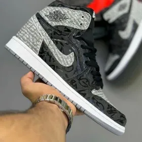 کفش کتانی ساق‌دار زنانه نایکی ایر جردن ۱ مدل Nike Air Jordan 1 High - طرح مشکی طوسی | مستر کوالیتی