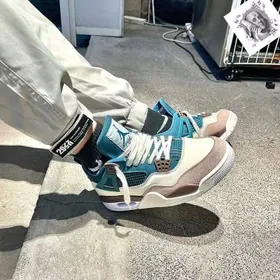 کفش کتانی اسپرت نایکی ایر جردن ۴ مدل Nike Air Jordan 4 Retro - رنگ آبی سفید خاکی | مستر کوالیتی