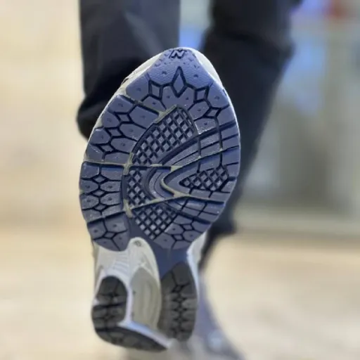 کفش دویدن و اسپرت نیوبالانس مدل New Balance 1906R - رنگ خاکستری | مستر کوالیتی