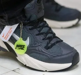 کفش دویدن و اسپرت نایکی مدل Nike V2K Run / Plus - رنگ طوسی نوک‌مدادی | مستر کوالیتی