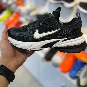 کفش دویدن و اسپرت نایکی مدل Nike V2K Run / Plus - رنگ مشکی | مستر کوالیتی