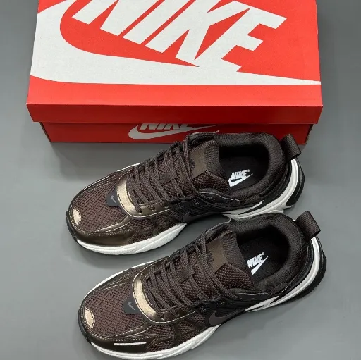 کفش دویدن و اسپرت نایکی مدل Nike V2K Run - رنگ قهوه‌ای | مستر کوالیتی