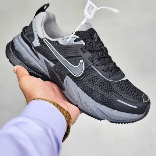 کفش دویدن و اسپرت نایکی مدل Nike V2K Run - رنگ مشکی طوسی | مستر کوالیتی