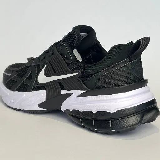 کفش دویدن و اسپرت نایکی مدل Nike V2K Run - رنگ مشکی با زیره سفید | مستر کوالیتی