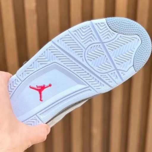 کفش کتانی اسپرت نایکی ایر جردن ۴ مدل Nike Air Jordan 4 Retro - رنگ سفید | مستر کوالیتی