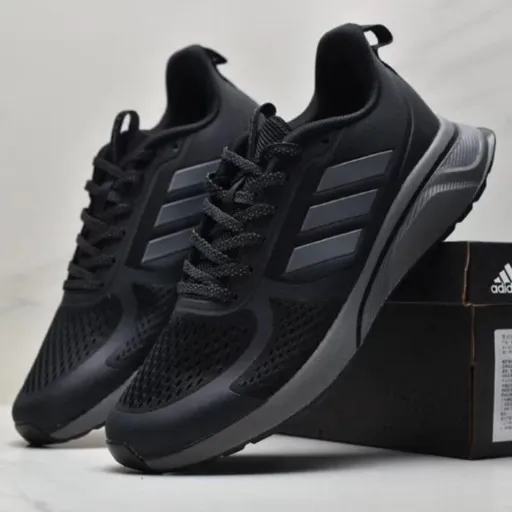 کفش ورزشی و رانینگ آدیداس مدل Adidas Go Star - مشکی با زیره و سه خط طوسی | مستر کوالیتی