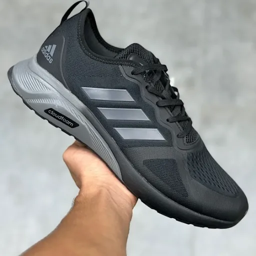 کفش ورزشی و رانینگ آدیداس مدل Adidas Cloudfoam - مشکی با زیره طوسی‌مشکی | مستر کوالیتی
