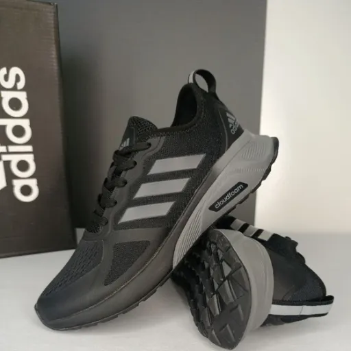 کفش ورزشی و رانینگ آدیداس مدل Adidas Cloudfoam - مشکی با زیره طوسی‌مشکی | مستر کوالیتی