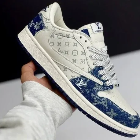 کفش کژوال و لوکس نایکی مدل Nike Air Jordan 1 Low x Travis Scott x Louis Vuitton - سفید-آبی | مستر کوالیتی