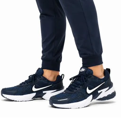 کفش ورزشی و رانینگ نایکی مدل Nike V2K Run - سرمه‌ای با زیره ضخیم سفید | مستر کوالیتی