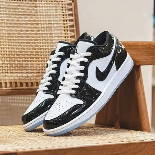 کتونی نایکی ایر جردن ۱ لو ورنی (Nike Air Jordan 1 Low Patent Black White) - ترکیب چرم ورنی ورنی براق مشکی و سفید | مستر کوالیتی