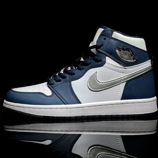 کتونی نایکی ایر جردن ۱ های (Nike Air Jordan 1 High) - ترکیب رنگ سرمه‌ای و سفید | مستر کوالیتی