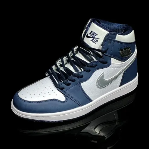 کتونی نایکی ایر جردن ۱ های (Nike Air Jordan 1 High) - ترکیب رنگ سرمه‌ای و سفید | مستر کوالیتی