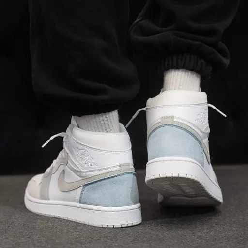 کتونی نایکی ایر جردن ۱ زوم ایر (Nike Air Jordan 1 Zoom Comfort PSG) - ترکیب سفید، طوسی آبی| مستر کوالیتی
