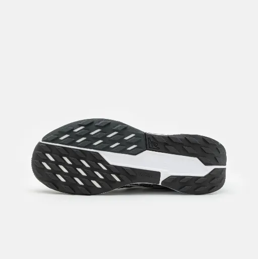 کتونی نایکی پگاسوس تریل (Nike Air Zoom Pegasus Trail) - رویه تنفس‌پذیر مشکی با سووش بزرگ سفید و زیره طبی | مستر کوالیتی