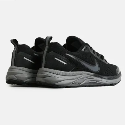 کتونی نایکی وینفلو سایز بزرگ (Nike Winflo) - رویه پارچه‌ای تنفس‌پذیر تمام مشکی با زیره طبی طوسی زغالی | مستر کوالیتی