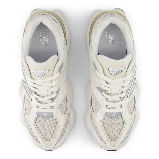 کتونی نیوبالانس ۹۰۶۰ (New Balance 9060 Sea Salt Cream / White Grey) - رویه جیر و مش تنفس‌پذیر سفید و کرم زیره حجیم طبی ABZORB | مستر کوالیتی
