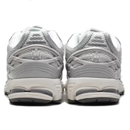 کتونی نیوبالانس ۱۹۰۶ (New Balance 1906R White Metallic Silver Grey) - رویه اسپیسر تنفس‌پذیر سفید و طوسی با زیره طبی N-ergy | مستر کوالیتی