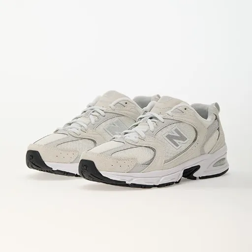کتونی نیوبالانس ۵۳۰ کرمی (New Balance 530 Cream Light Tan / Silver) - رویه اسپیسر تنفس‌پذیر کرم با پنل‌های طوسی‌کرمو زیره طبی ABZORB | مستر کوالیتی