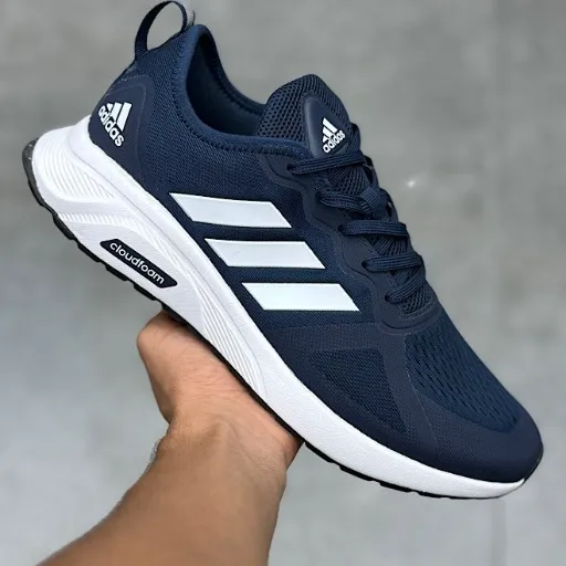 کتونی آدیداس کلادفوم سرمه‌ای (Adidas Cloudfoam Navy Blue Running Sneaker) - رویه پارچه مش تنفس‌پذیر سرمه‌ای | مستر کوالیتی