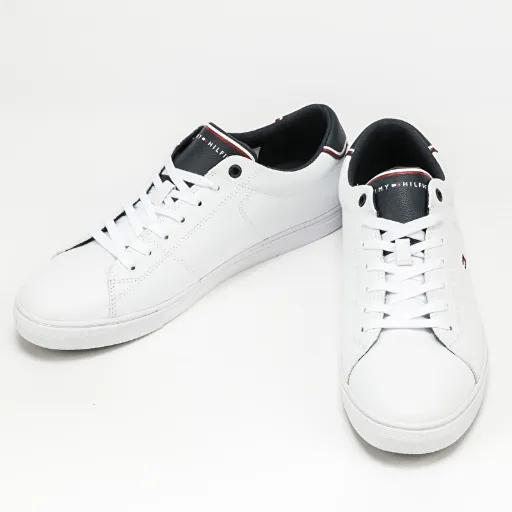 کتونی تامی هیلفیگر (Tommy Hilfiger White Navy Heel Tab) - رویه چرم سفید با پشت پاشنه سرمه‌ای و لوگوی پرچم | مستر کوالیتی