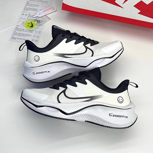 کفش نایکی زوم ایکس لبخند (Nike Zoom X Smiley) سفید