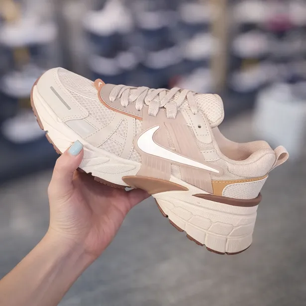 کفش نایکی V2K Run کرم قهوه‌ای زنانه | Nike V2K Run Master Quality
