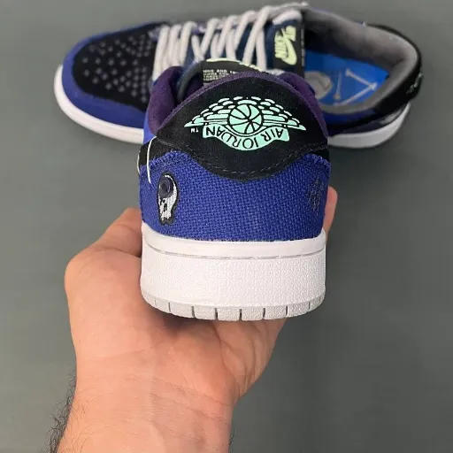 کفش اسپرت ایر جردن مدل Air Jordan 1 Low OG - رنگ آبی رویال طرح پچ‌ورک | مستر کوالیتی