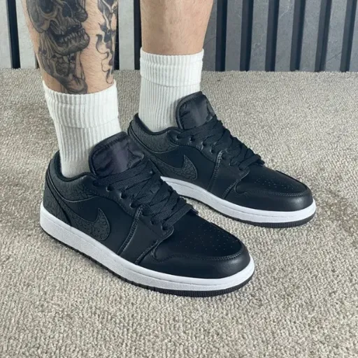 کتونی ایر جردن ۱ ساق‌کوتاه (Air Jordan 1 Low Black Snakeskin) - رویه چرم طرح پوست ماری | مستر کوالیتی