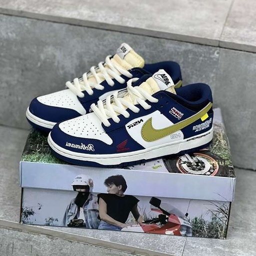کتونی نایکی اس بی دانک لو طرح هوندا (Nike SB Dunk Low x Honda) - رویه چرمی سفید-سرمه‌ای با سووش طلایی | مستر کوالیتی