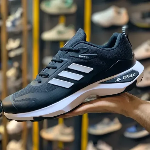 کفش طبیعت‌گردی و پیاده‌روی آدیداس مدل Adidas Terrex Gore-Tex - رنگ مشکی زیره سفید | مستر کوالیتی