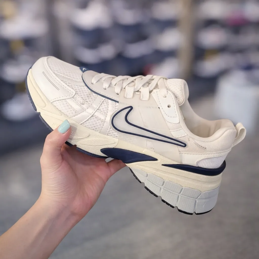 کفش نایکی TC 7900 سفید سرمه‌ای زنانه مستر کوالیتی وارداتی | Nike TC 7900 White Navy Master Quality