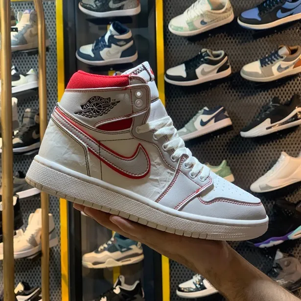 کفش Jordan 1 ساق دار شیکاگو سفید قرمز زنانه